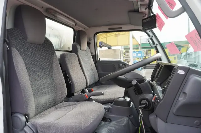 いすゞ エルフ TRG-NJR85AN(2WD)の写真35