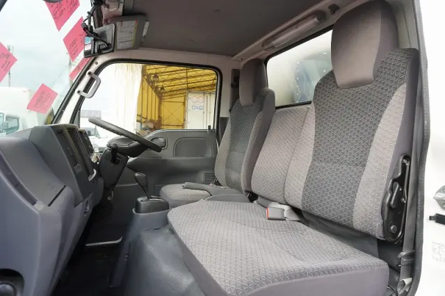 いすゞ エルフ TRG-NJR85AN(2WD)の写真38