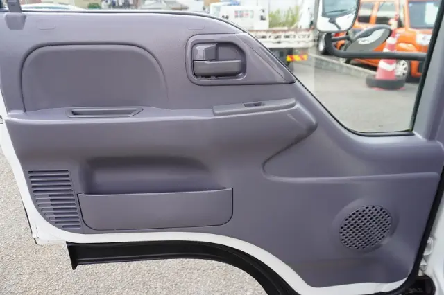 いすゞ エルフ TRG-NJR85AN(2WD)の写真39