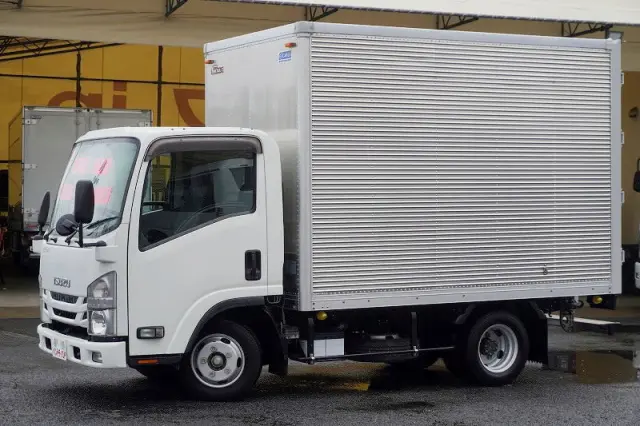 いすゞ エルフ TRG-NLR85AN(2WD)の写真1