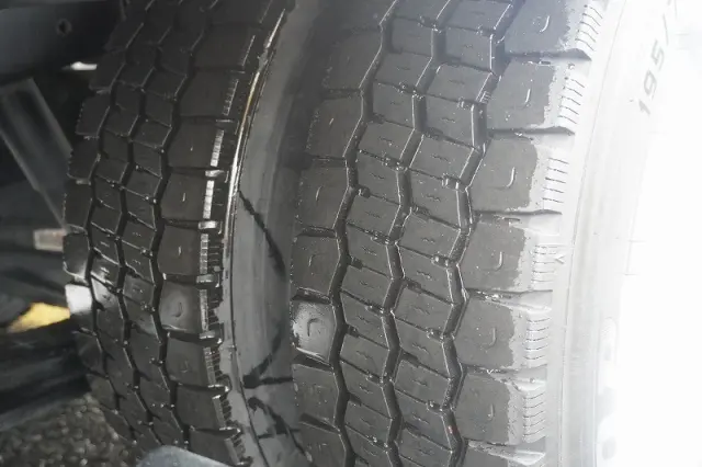 いすゞ エルフ TRG-NLR85AN(2WD)の写真10