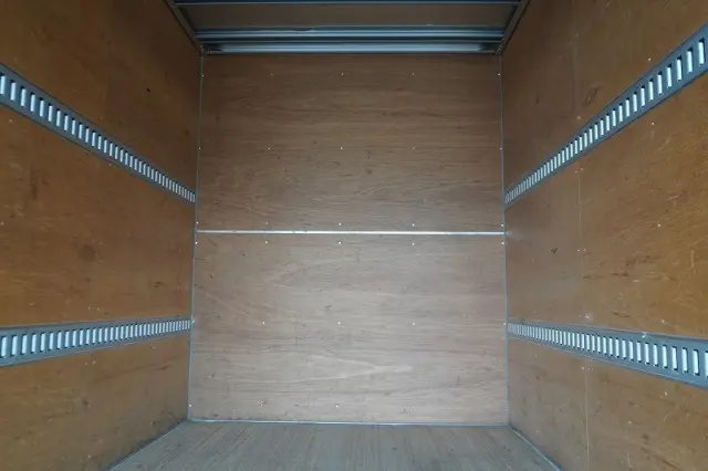 いすゞ エルフ TRG-NLR85AN(2WD)の写真22