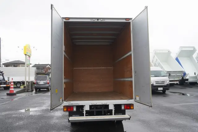 いすゞ エルフ TRG-NLR85AN(2WD)の写真23