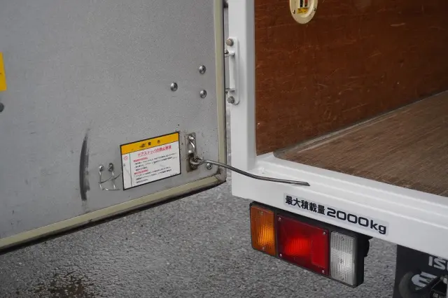 いすゞ エルフ TRG-NLR85AN(2WD)の写真24