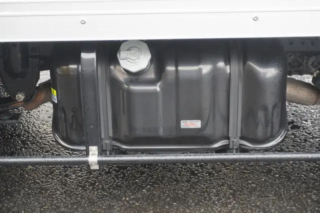 いすゞ エルフ TRG-NLR85AN(2WD)の写真27