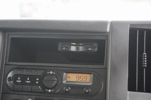 いすゞ エルフ TRG-NLR85AN(2WD)の写真31