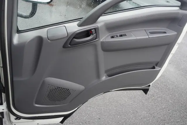 いすゞ エルフ TRG-NLR85AN(2WD)の写真34