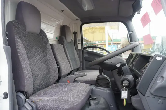 いすゞ エルフ TRG-NLR85AN(2WD)の写真35