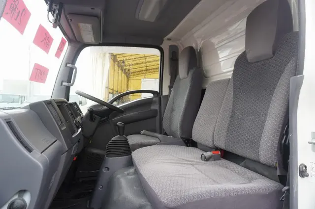 いすゞ エルフ TRG-NLR85AN(2WD)の写真38