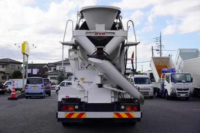 三菱 ファイター QDG-FQ62F(6x4)の写真4