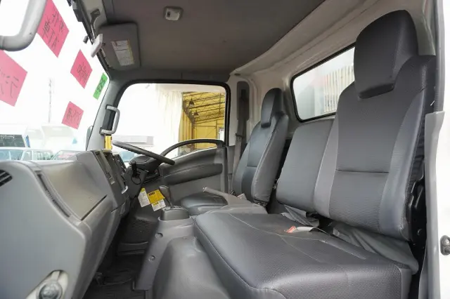 いすゞ エルフ TKG-NPR85YN(2WD)の写真39