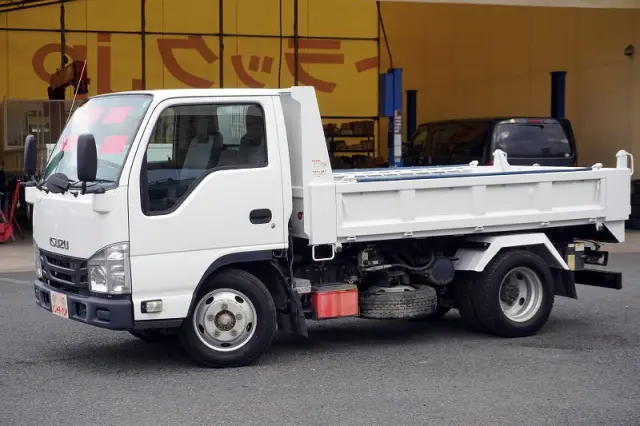 いすゞ エルフ TPG-NKR85AN(2WD)の写真1
