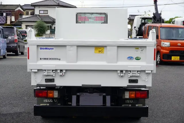 いすゞ エルフ TPG-NKR85AN(2WD)の写真4