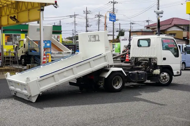 いすゞ エルフ TPG-NKR85AN(2WD)の写真9