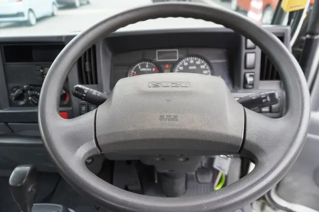 いすゞ エルフ TPG-NKR85AN(2WD)の写真32