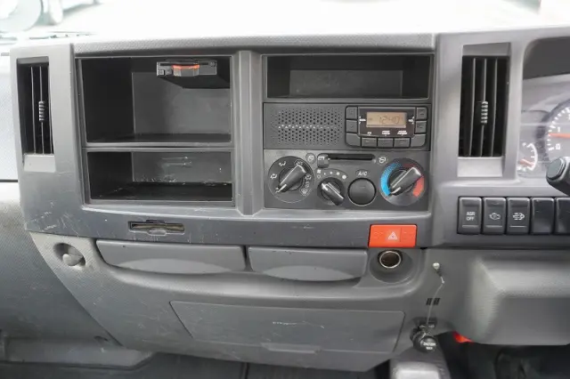 いすゞ エルフ TPG-NKR85AN(2WD)の写真34