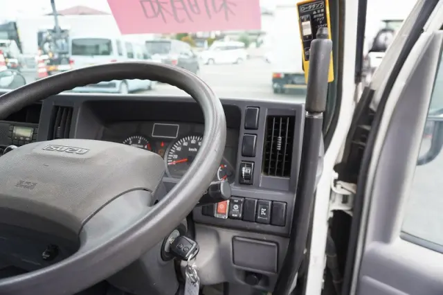 いすゞ エルフ TPG-NKR85AN(2WD)の写真36