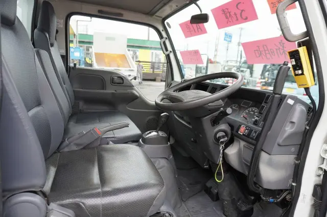 いすゞ エルフ TPG-NKR85AN(2WD)の写真39