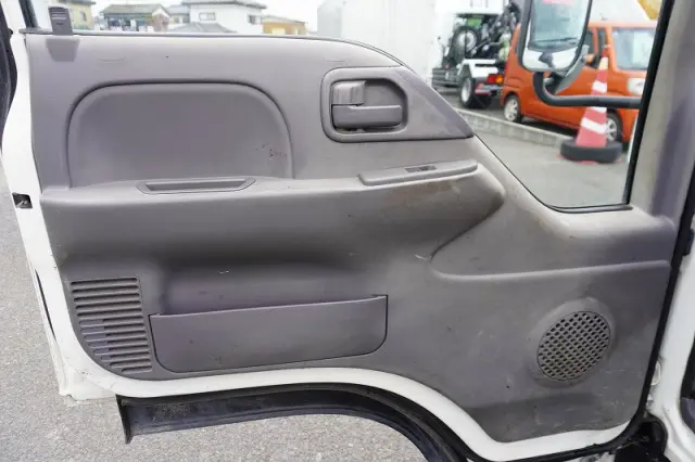 いすゞ エルフ TPG-NKR85AN(2WD)の写真42