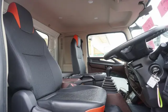 日野 レンジャー 2KG-FD2ABA(2WD)の写真38