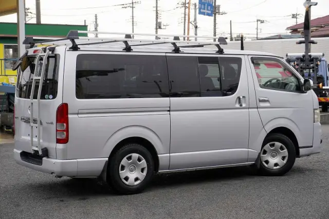 トヨタ ハイエースバン CBF-TRH200V(2WD)の写真8