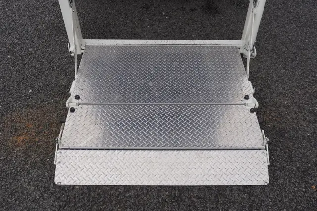 トヨタ ハイエースバン CBF-TRH200V(2WD)の写真19