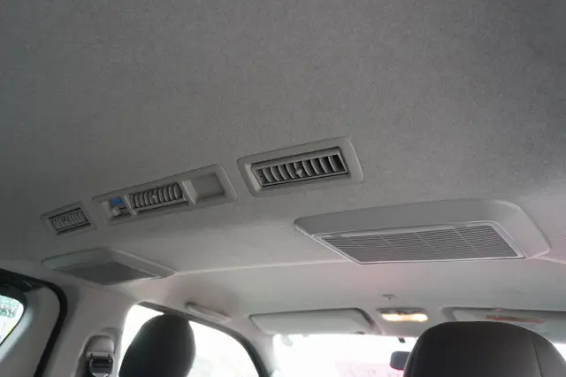 トヨタ ハイエースバン CBF-TRH200V(2WD)の写真31