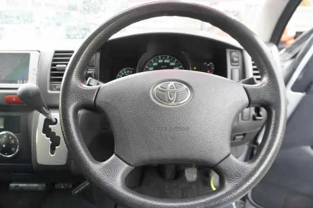 トヨタ ハイエースバン CBF-TRH200V(2WD)の写真34