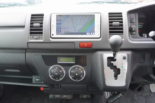 トヨタ ハイエースバン CBF-TRH200V(2WD)の写真36