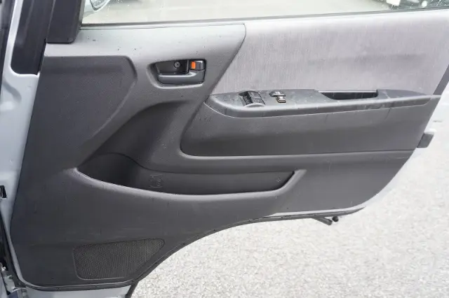 トヨタ ハイエースバン CBF-TRH200V(2WD)の写真40