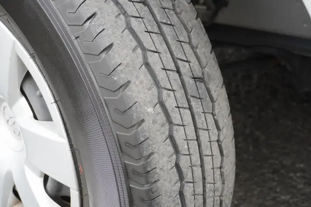 トヨタ ハイエースバン CBF-TRH200K(2WD)の写真10