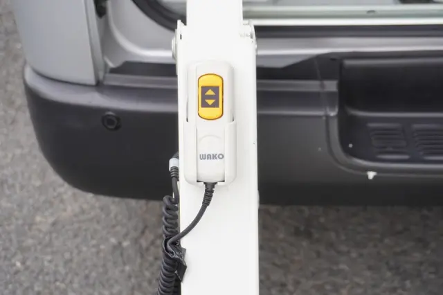 トヨタ ハイエースバン CBF-TRH200K(2WD)の写真20