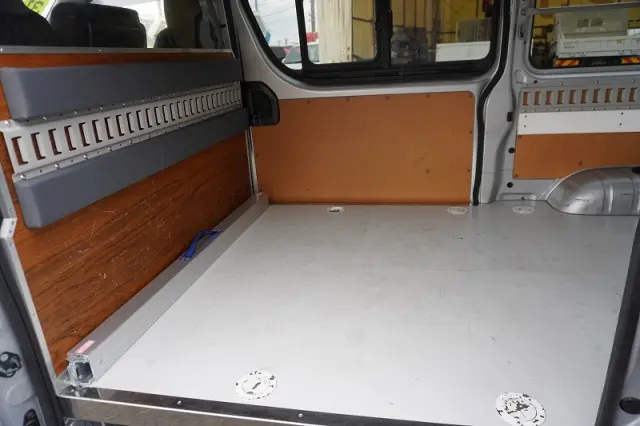 トヨタ ハイエースバン CBF-TRH200K(2WD)の写真26