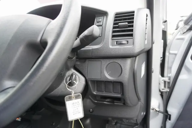 トヨタ ハイエースバン CBF-TRH200K(2WD)の写真35