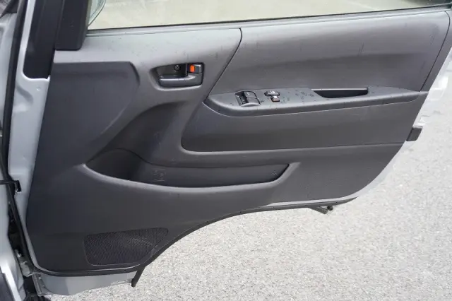トヨタ ハイエースバン CBF-TRH200K(2WD)の写真36