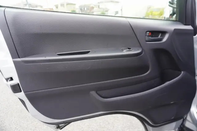 トヨタ ハイエースバン CBF-TRH200K(2WD)の写真41