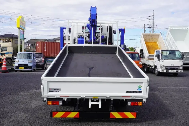 三菱 キャンター 2PG-FEB80(2WD)の写真14