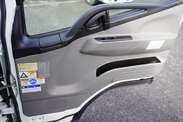 三菱 キャンター 2PG-FEB80(2WD)の写真37