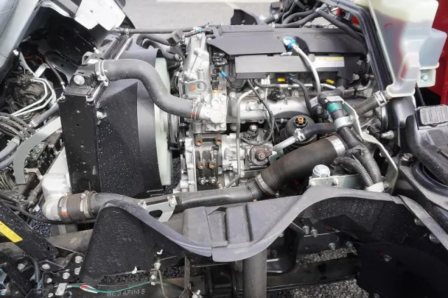 三菱 キャンター 2RG-FEB80(2WD)の写真13