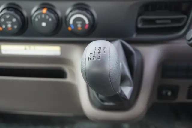 三菱 キャンター 2RG-FEB80(2WD)の写真32