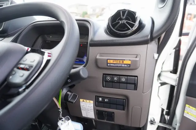 三菱 キャンター 2RG-FEB80(2WD)の写真34