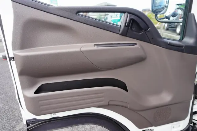 三菱 キャンター 2RG-FEB80(2WD)の写真41