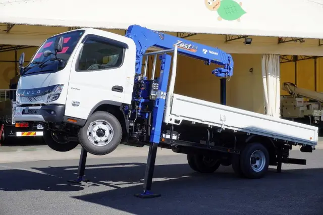 三菱 キャンター 2PG-FEB80(2WD)の写真9