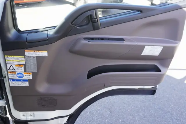 三菱 キャンター 2PG-FEB80(2WD)の写真40