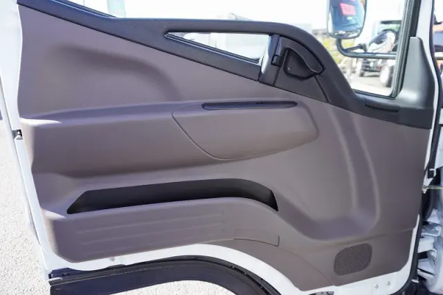 三菱 キャンター 2PG-FEB80(2WD)の写真45