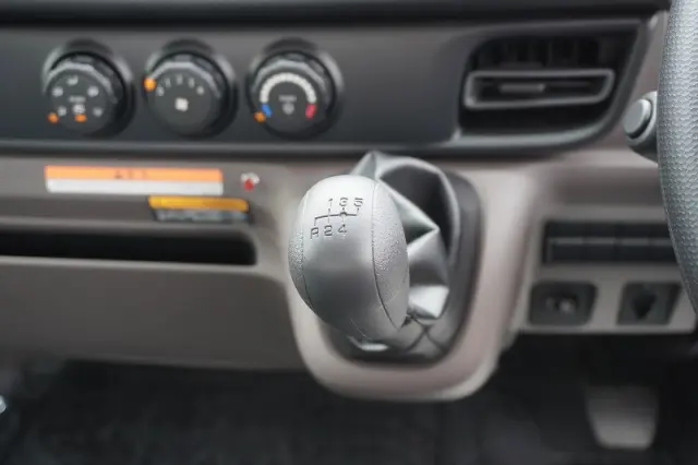 三菱 キャンター 2PG-FEB80(2WD)の写真32