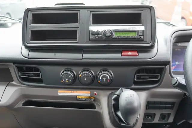 三菱 キャンター 2PG-FEB80(2WD)の写真33