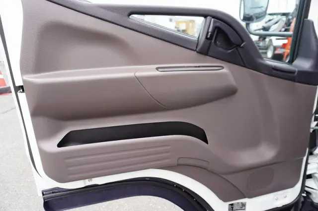 三菱 キャンター 2PG-FEB80(2WD)の写真41