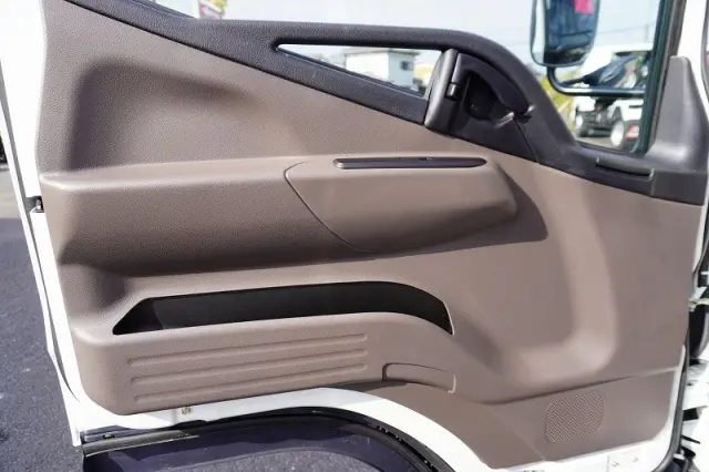 三菱 キャンター 2PG-FEB80(2WD)の写真41