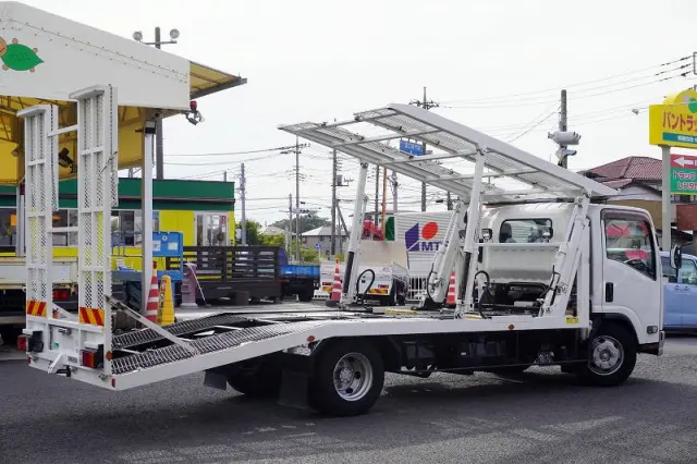 いすゞ エルフ SKG-NPR85YN(2WD)の写真9